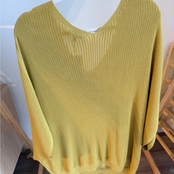 Lafayette 148 New York Yellow V-Neck Sweater - Picture 3 of 4